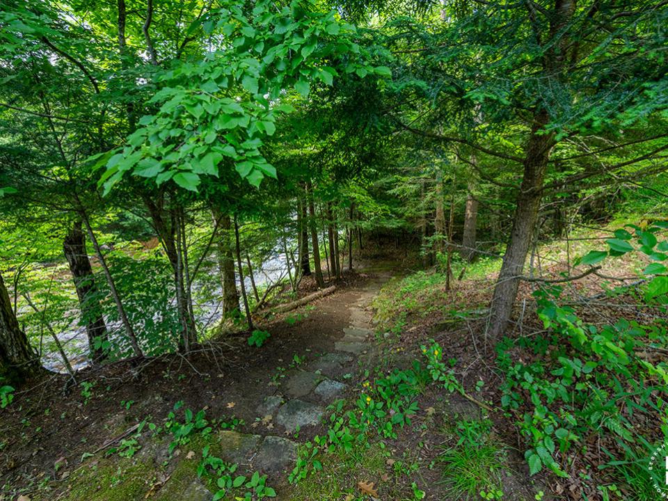 TheBlacksmithHouse_Path_To_River