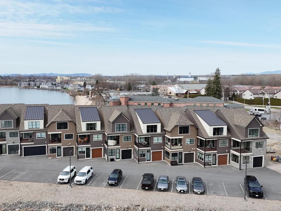 1F7BB49F-2748-46F4-AFBF-0307ABAFEB76