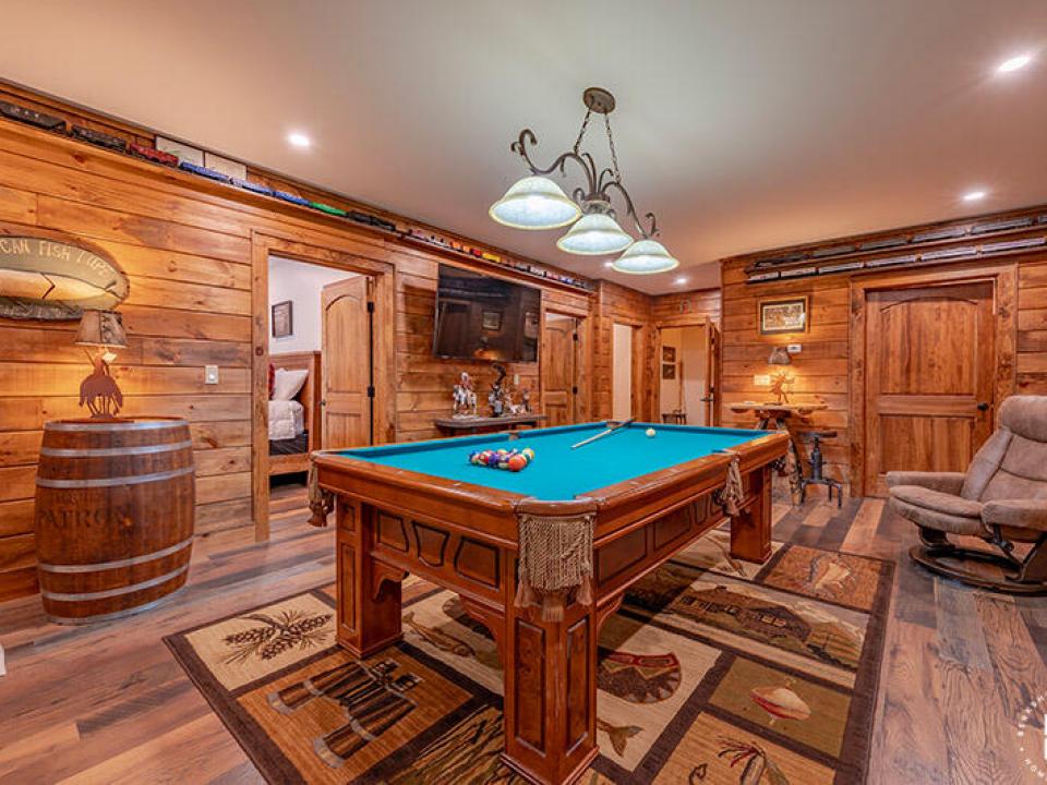 CampSummerBreezeOnUpperSaranac_GameRoom_