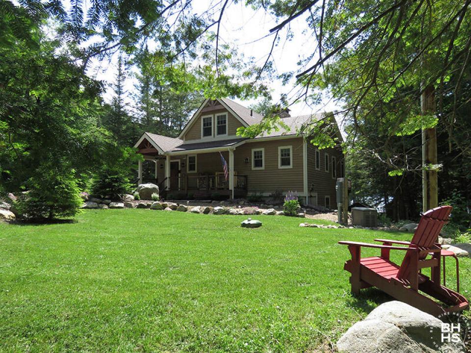 CampSummerBreezeOnUpperSaranac_O_Exterio