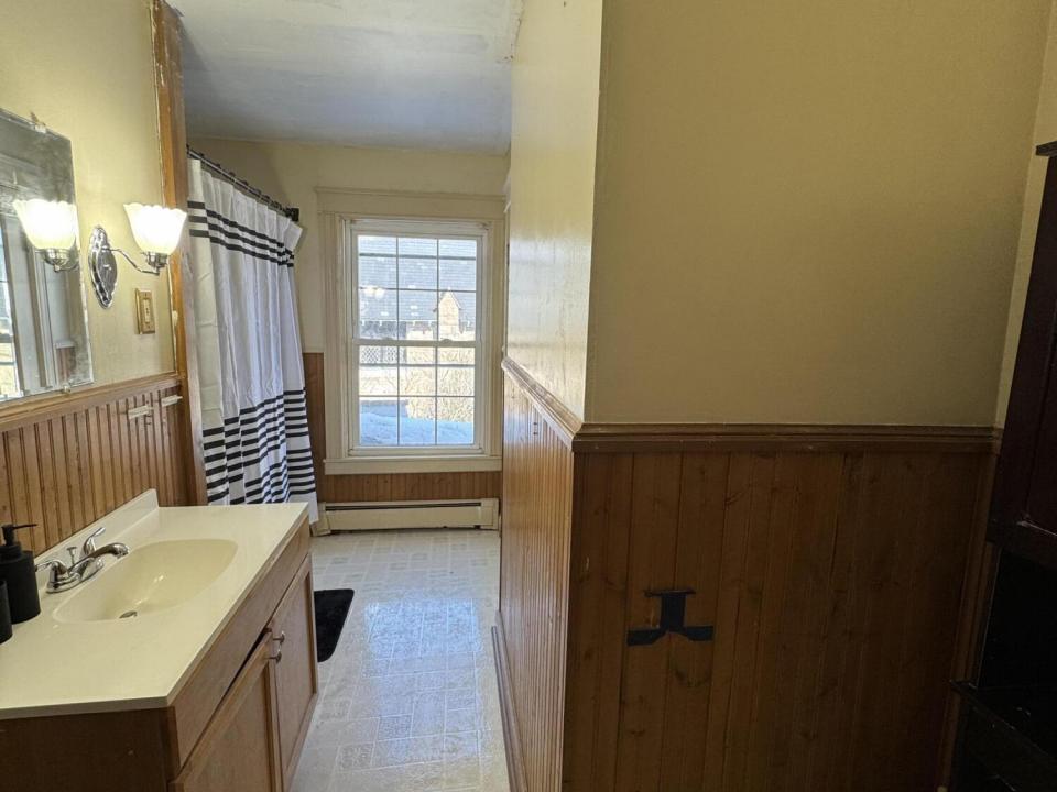 Bathroom1