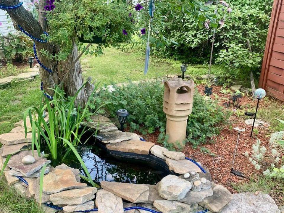19 Elm Decorative Pond