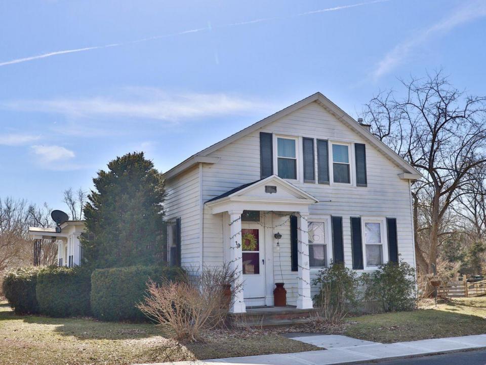 19 Elm Outside Front