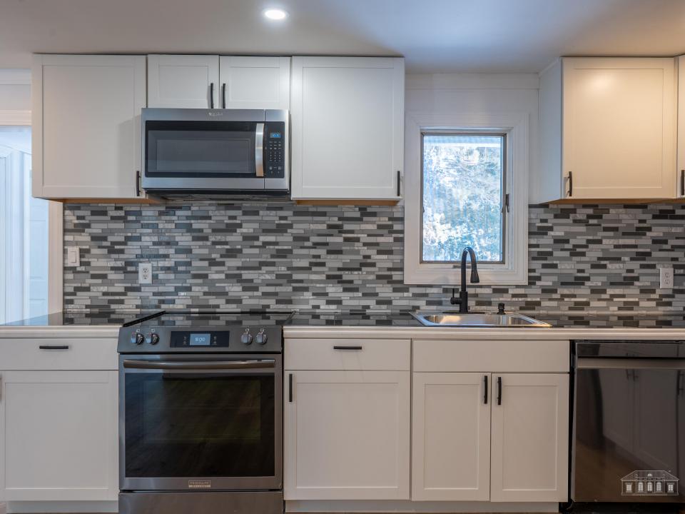 152 Old Military Rd LP-13
