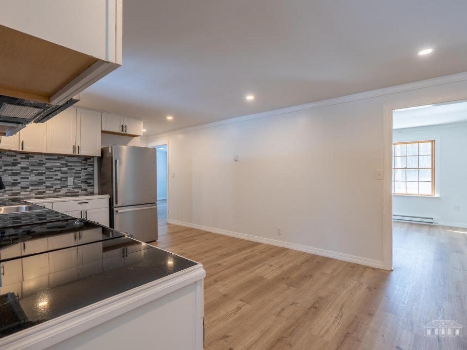 152 Old Military Rd LP-15