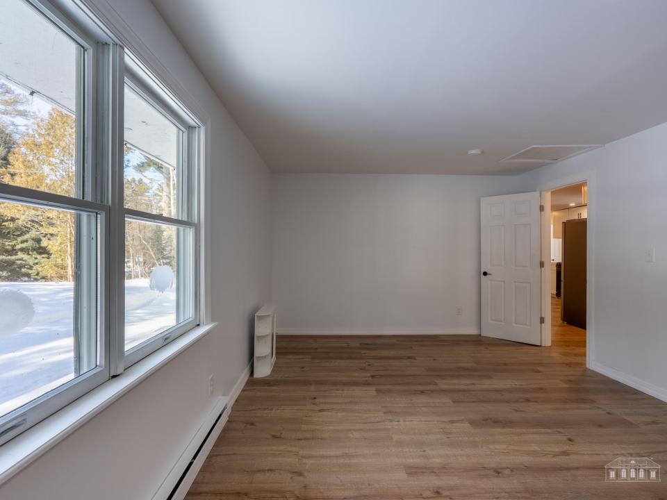 152 Old Military Rd LP-18