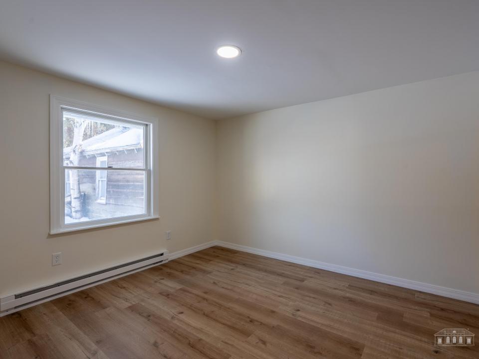 152 Old Military Rd LP-19