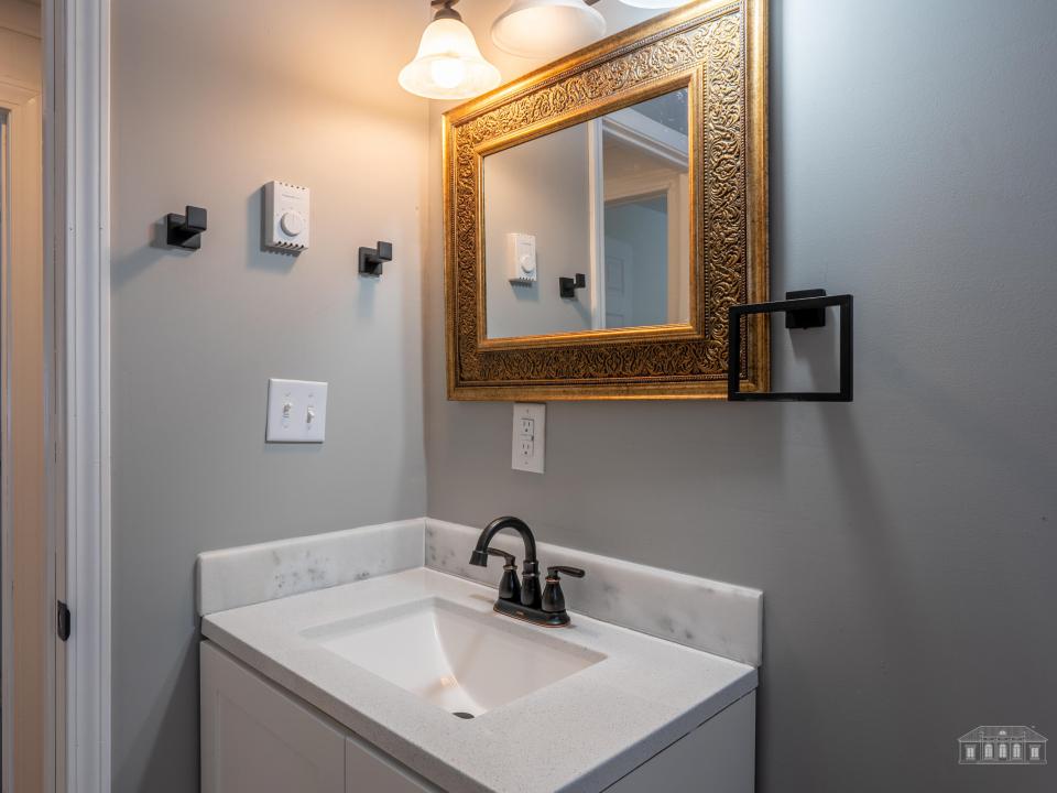 152 Old Military Rd LP-23