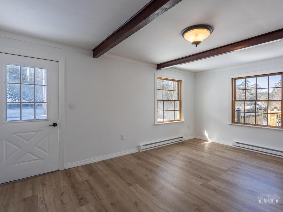 152 Old Military Rd LP-8