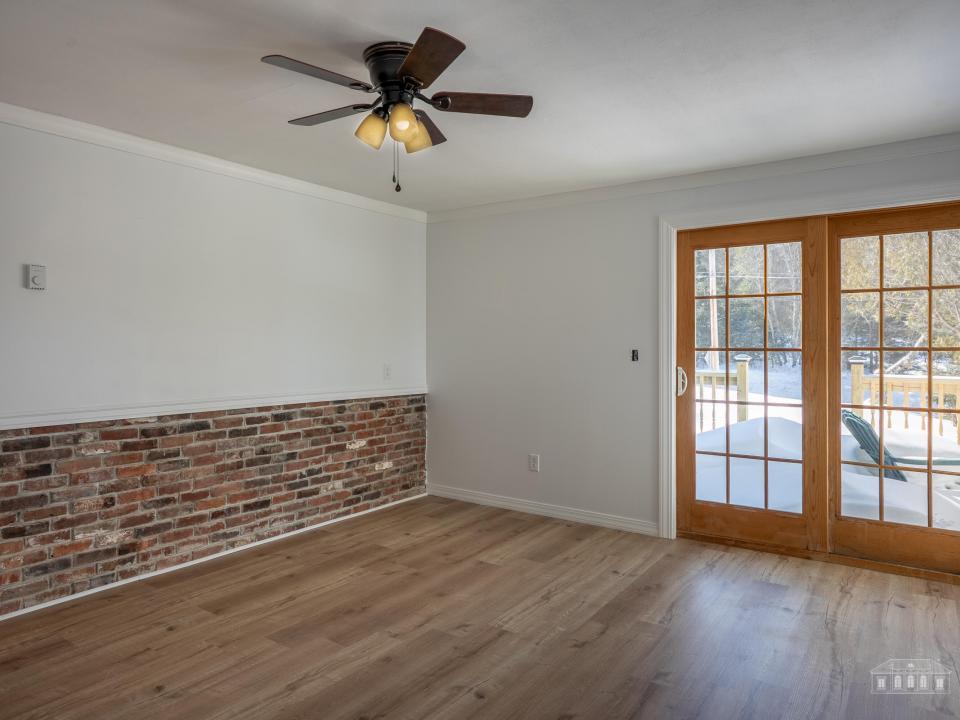 152 Old Military Rd LP-24