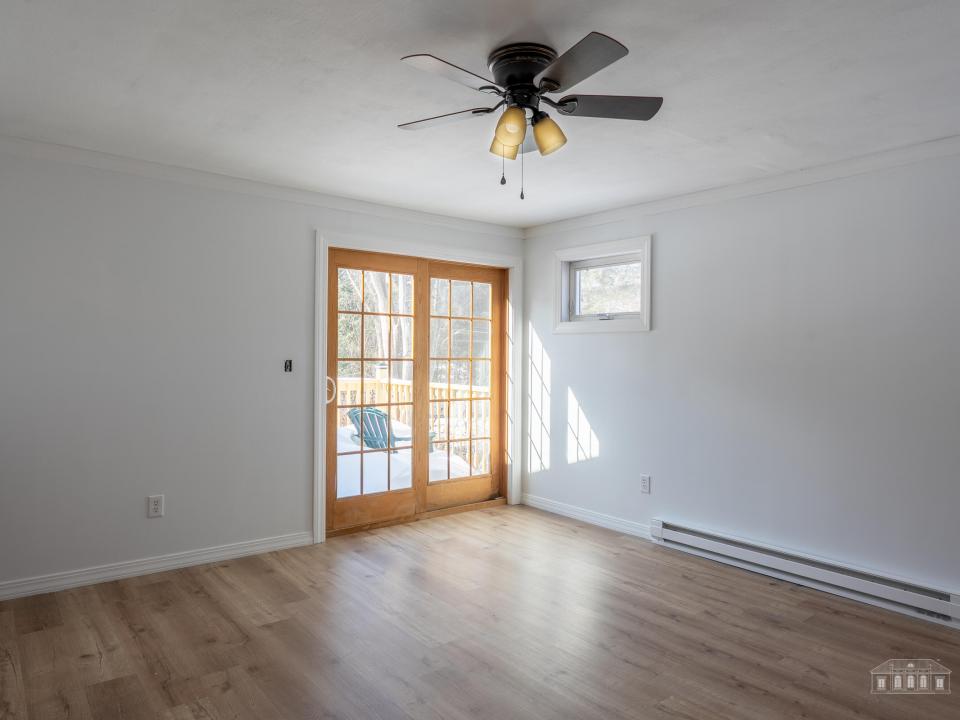 152 Old Military Rd LP-25