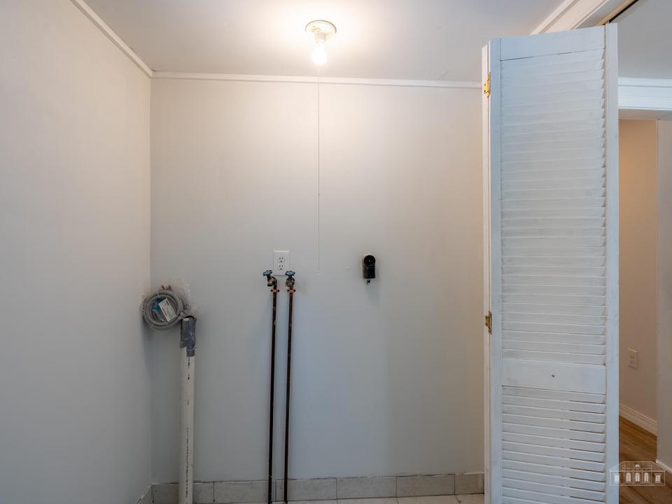 152 Old Military Rd LP-29