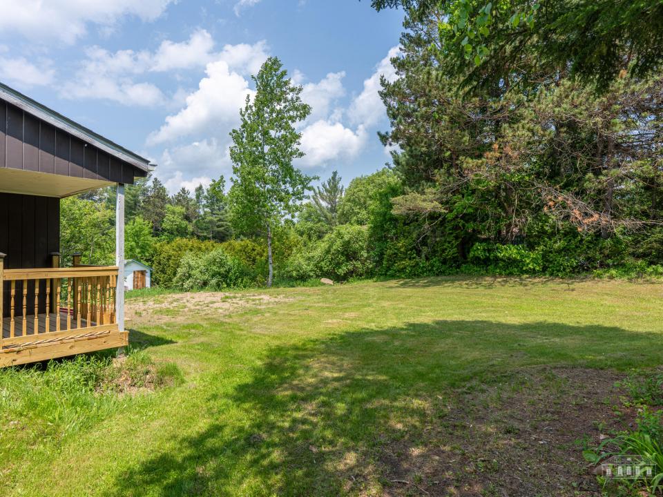 152 Old Military Rd LP Summer-14