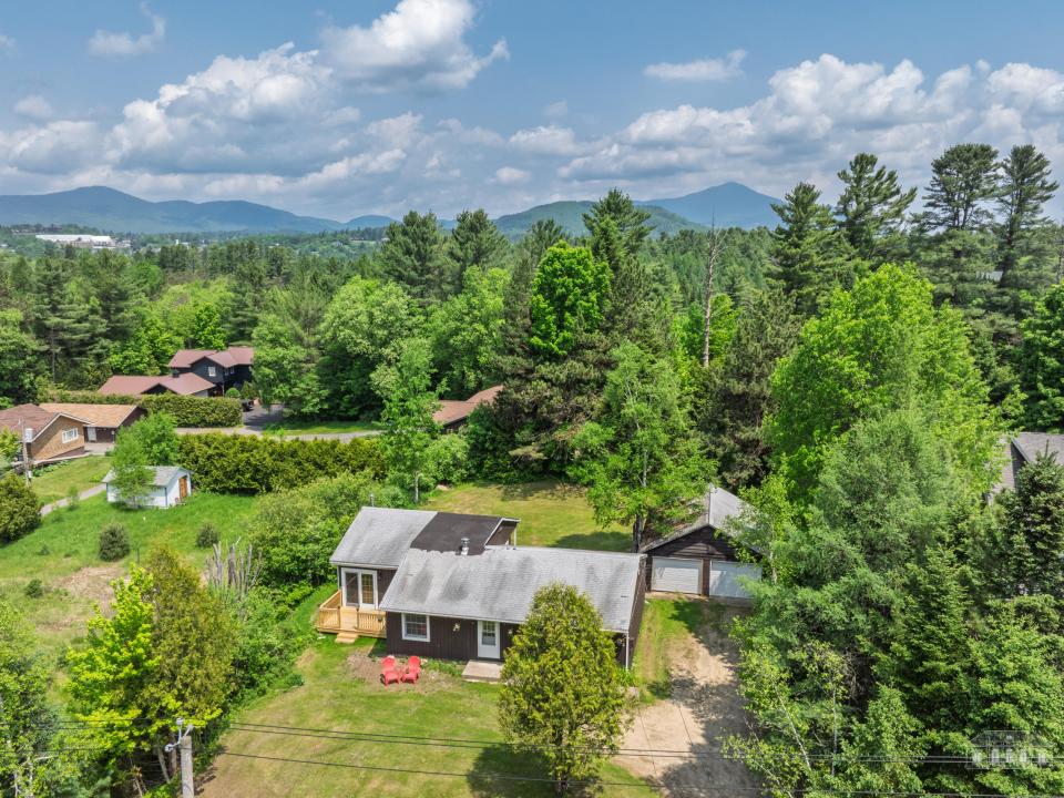 152 Old Military Rd LP Summer-7