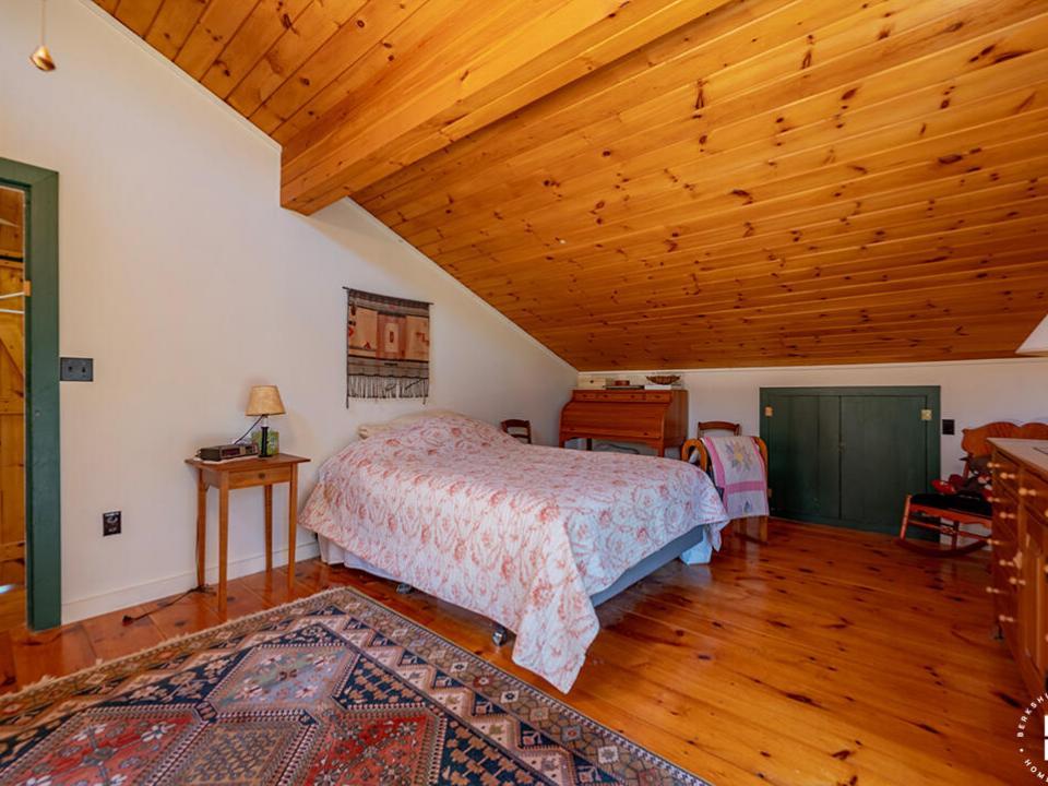 AdirondackHiddenGem_Bedroom2