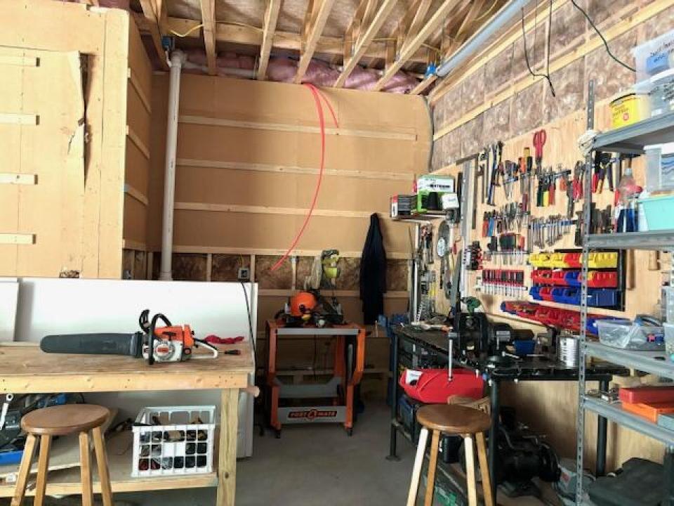 Workshop in the garage
