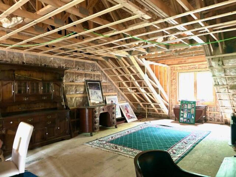 Huge open space upstairs