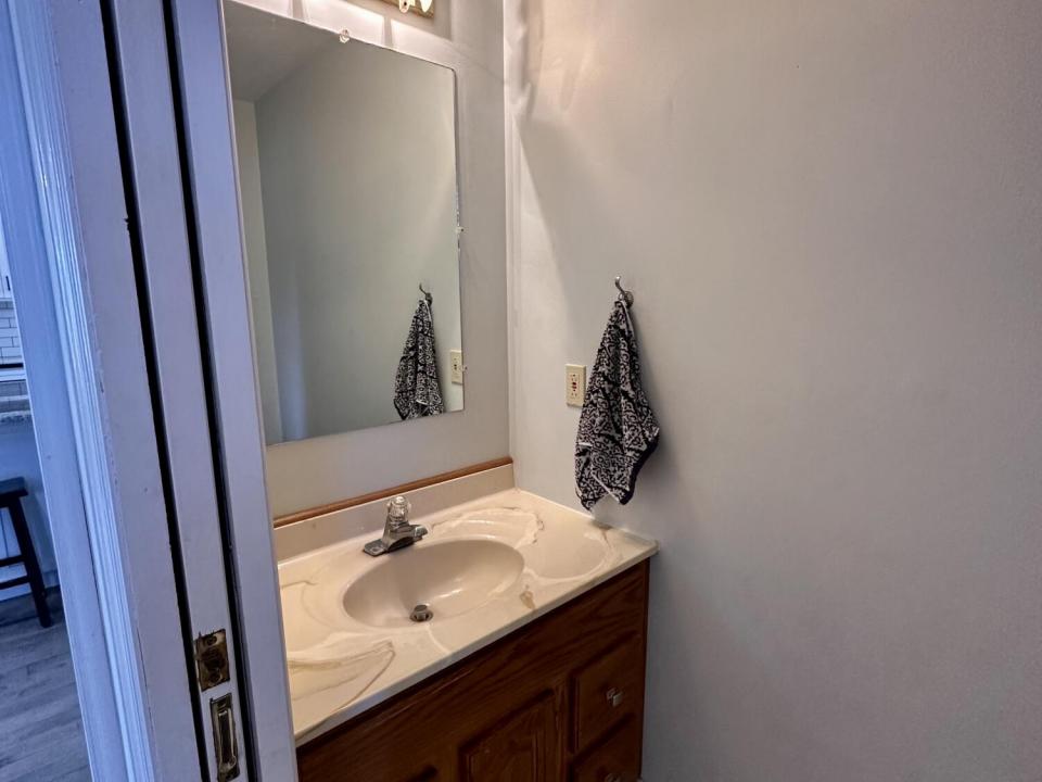 1/2 Bath main