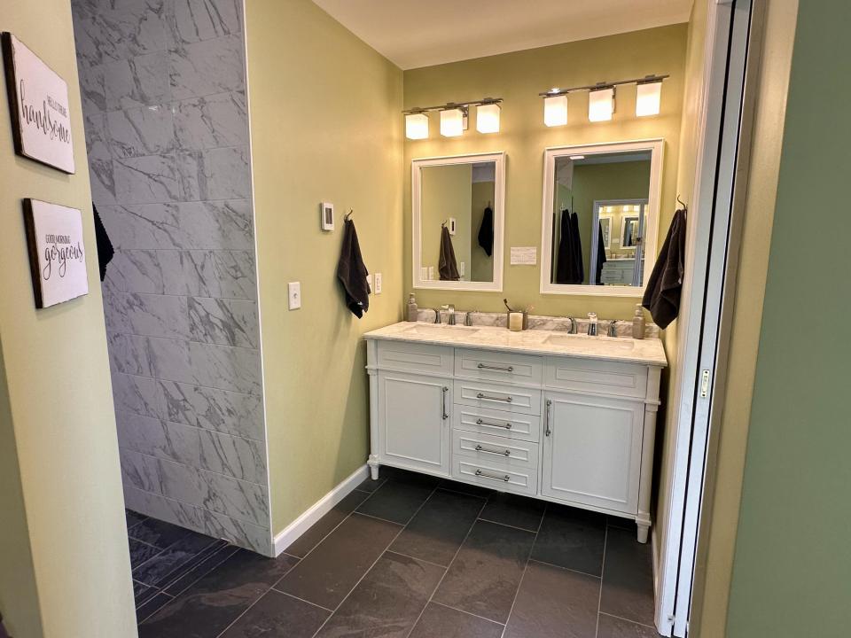 Dual Vanity