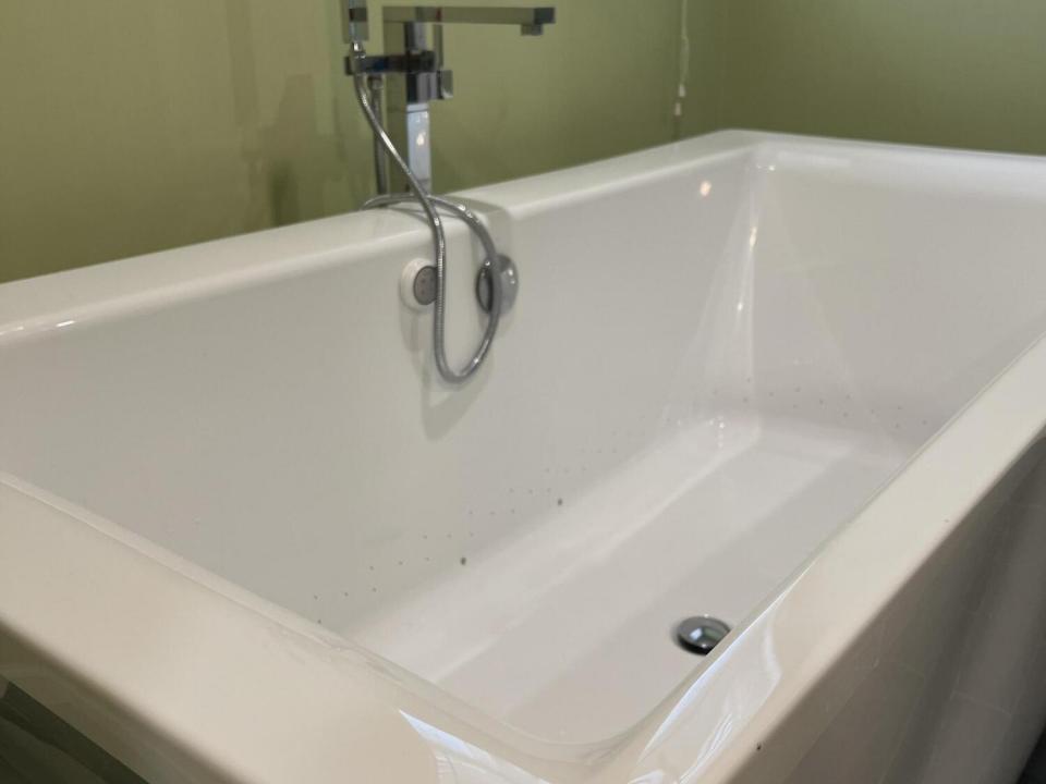Air-Jet Tub
