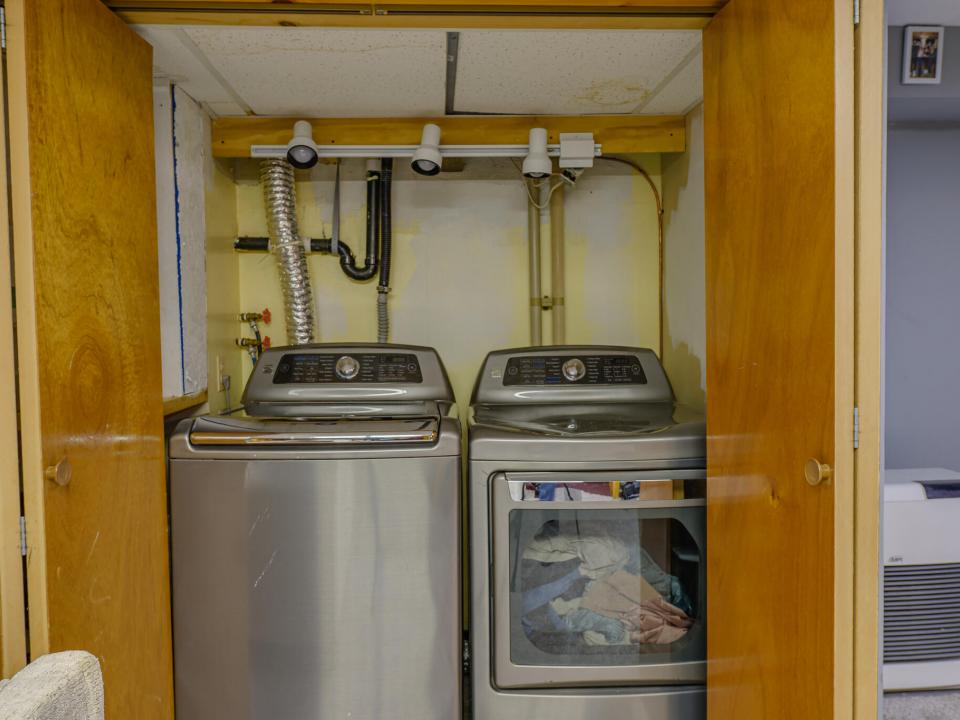 Washer/Dryer in Basement
