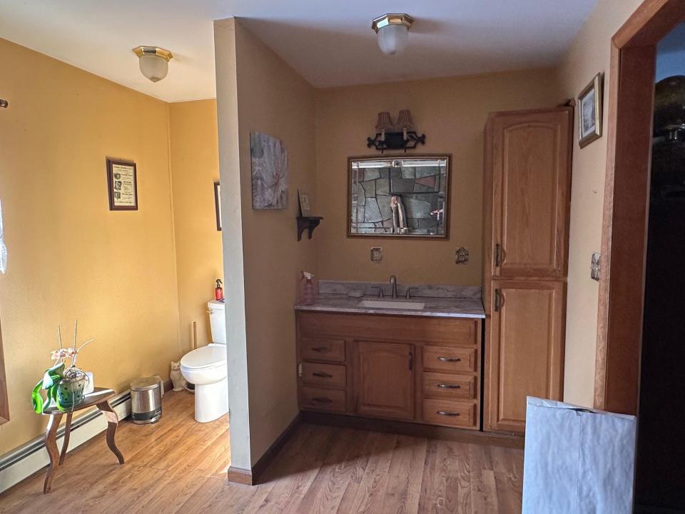 135 Bradford rd master bath 1