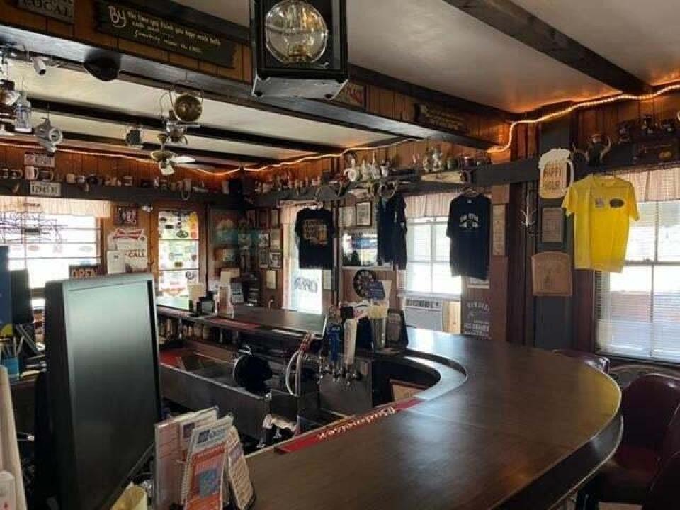 Charlies Inn - bar