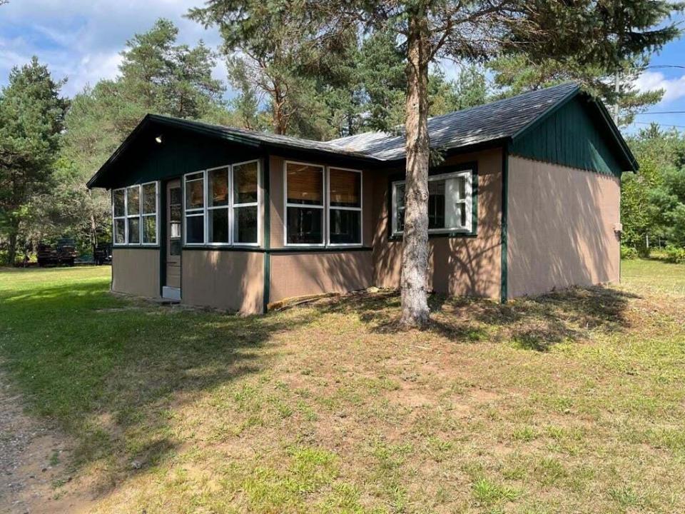 Charlies Inn - guest cottage