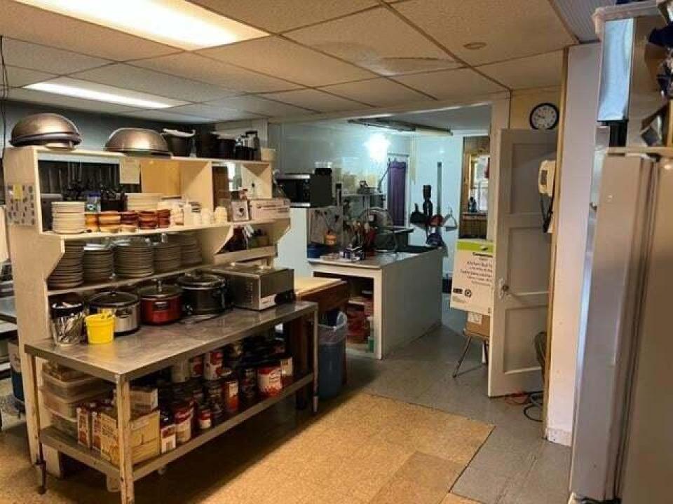 Charlies Inn - kitchen II