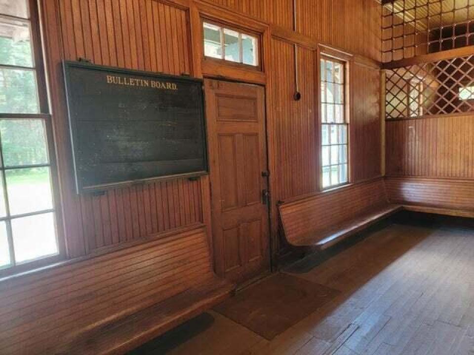 Charlies Inn - train station interior IV