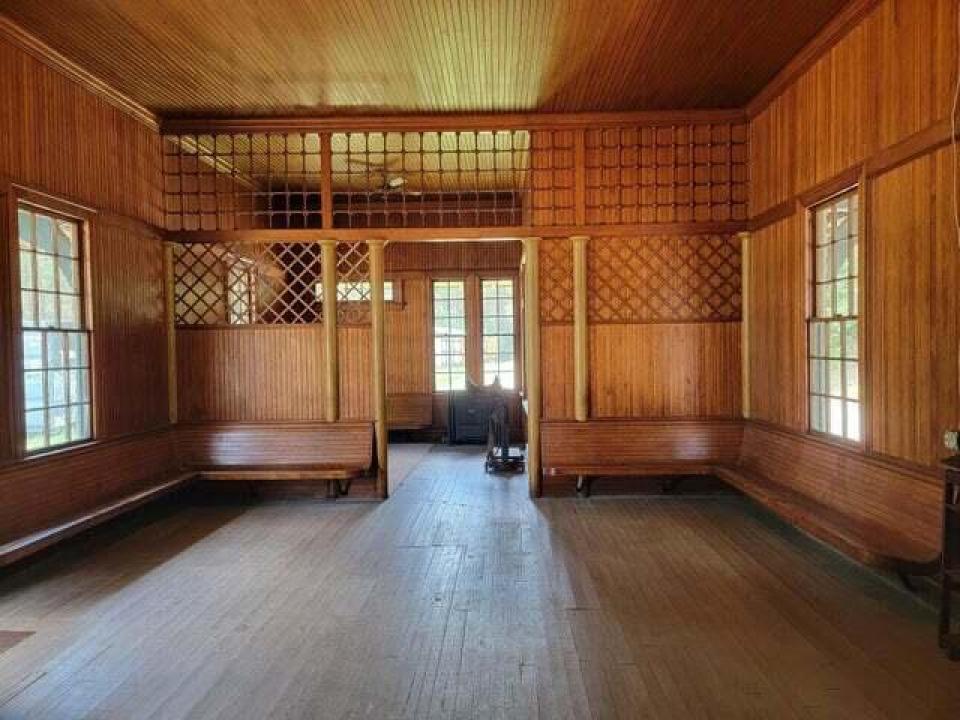 Charlies Inn - train station interior VI
