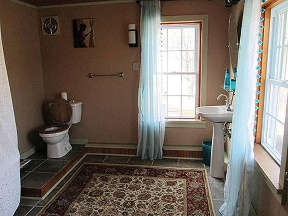 Main House Bath1