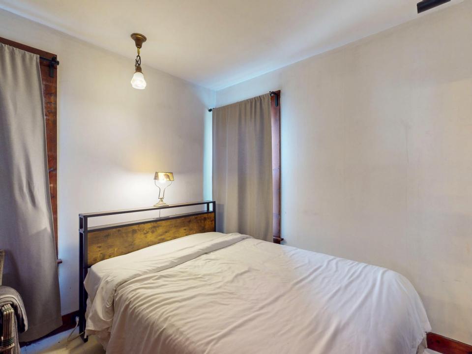 1794-NY-73-04022025_083041-2