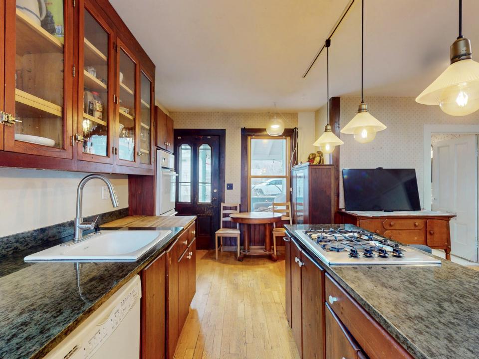 1794-NY-73-04022025_083523-2