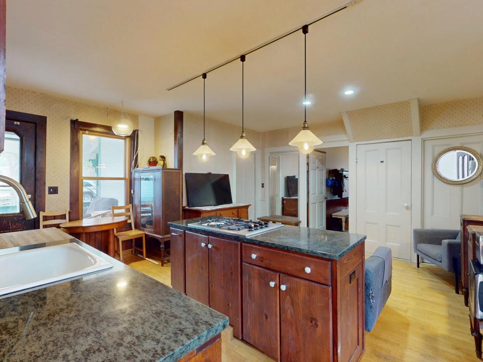 1794-NY-73-04022025_083544-2