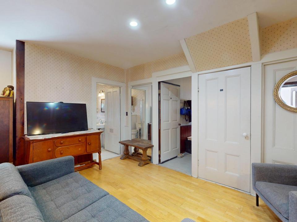 1794-NY-73-04022025_083559