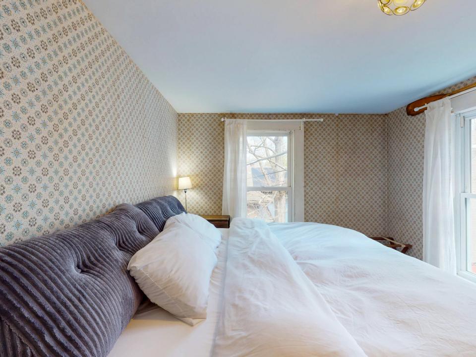 1794-NY-73-04022025_083904-2
