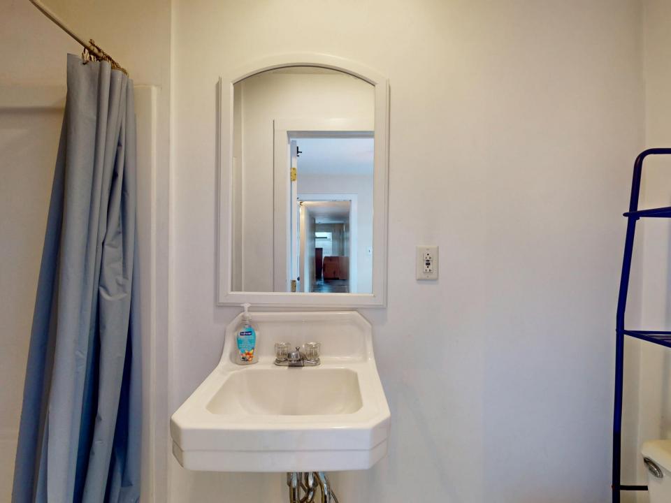 1794-NY-73-04022025_084243-2