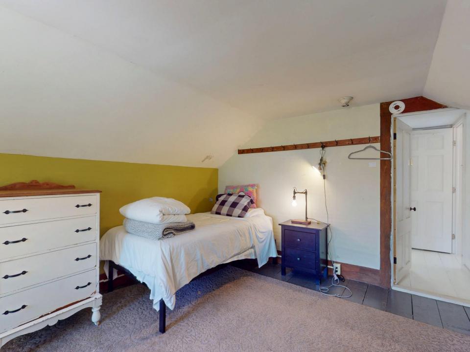 1794-NY-73-04022025_085300-2