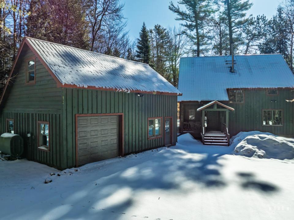 7 Back Bay Rd SL-24.jpg front view