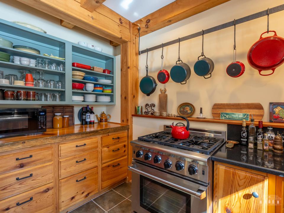 7 Back Bay Rd SL-41.jpg open shelving