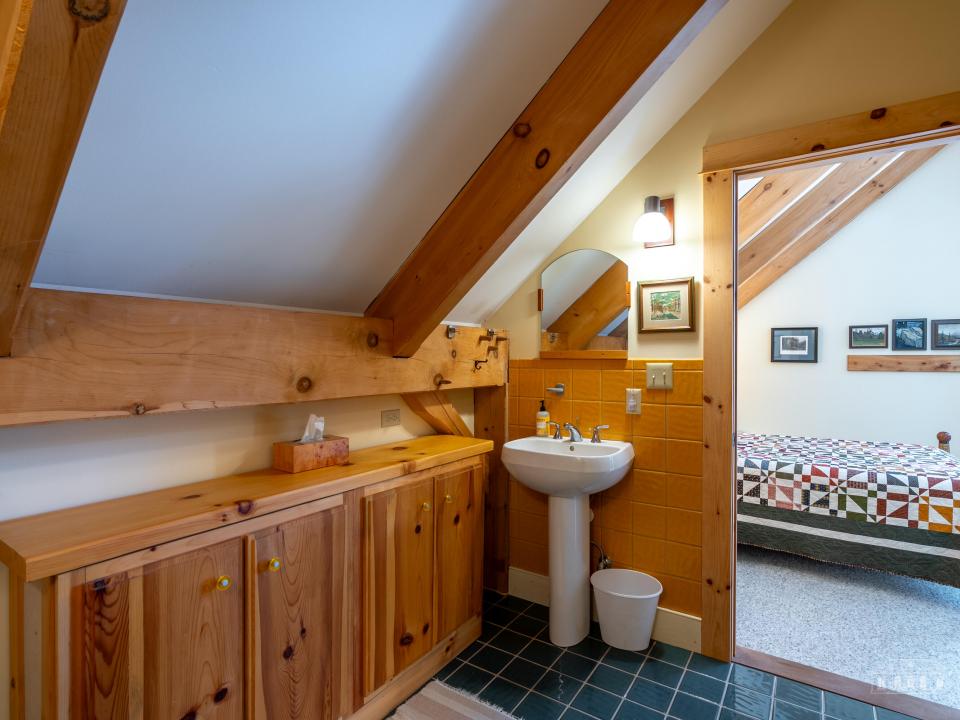 7 Back Bay Rd SL-73.jpg primary bath