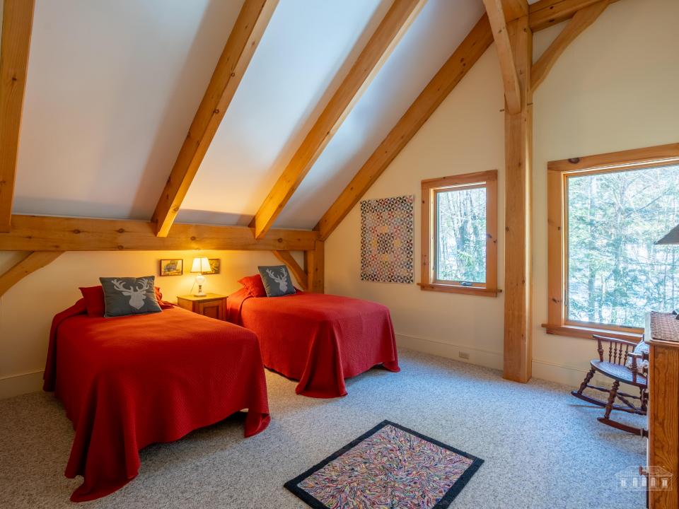 7 Back Bay Rd SL-77.jpg bed3