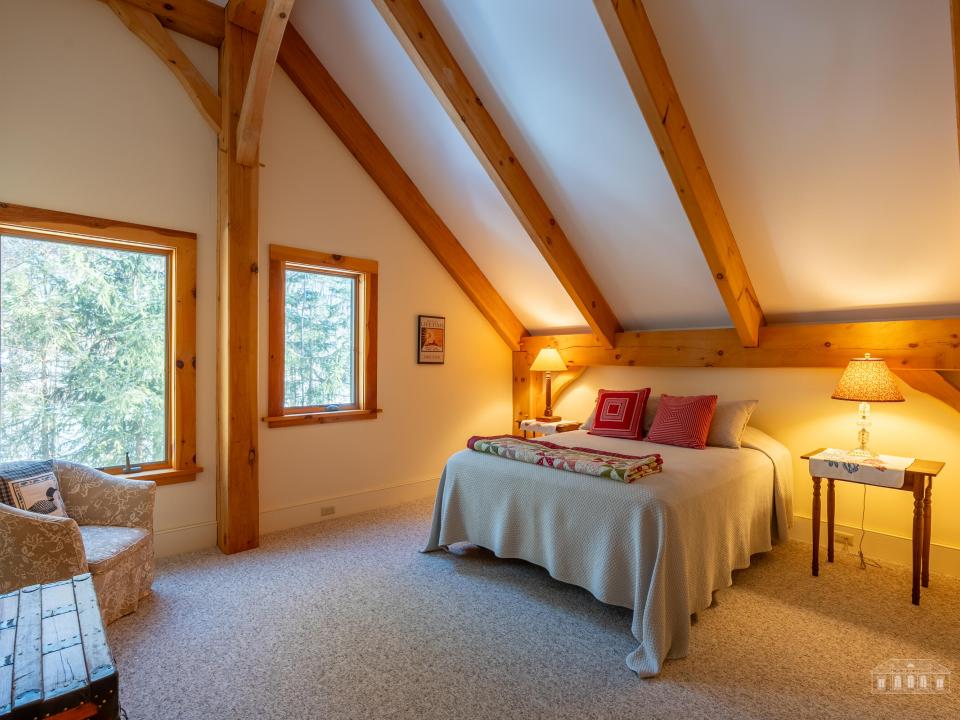 7 Back Bay Rd SL-79.jpg bed4