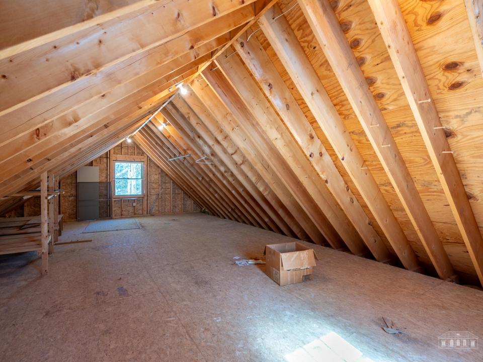 7 Back Bay Rd SL-92.jpg above garage 2
