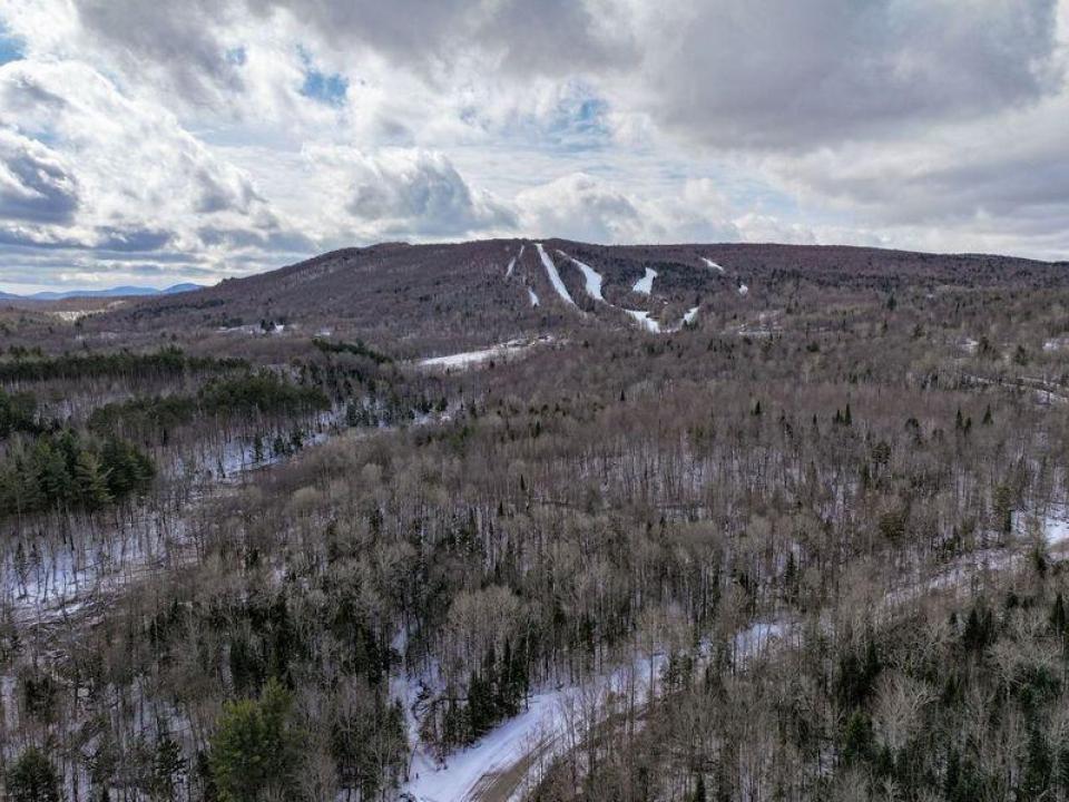 Nearby Titus Mt