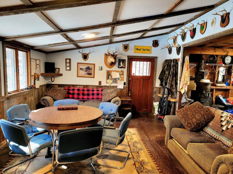 Musto - Pierrepont camp - living rm II