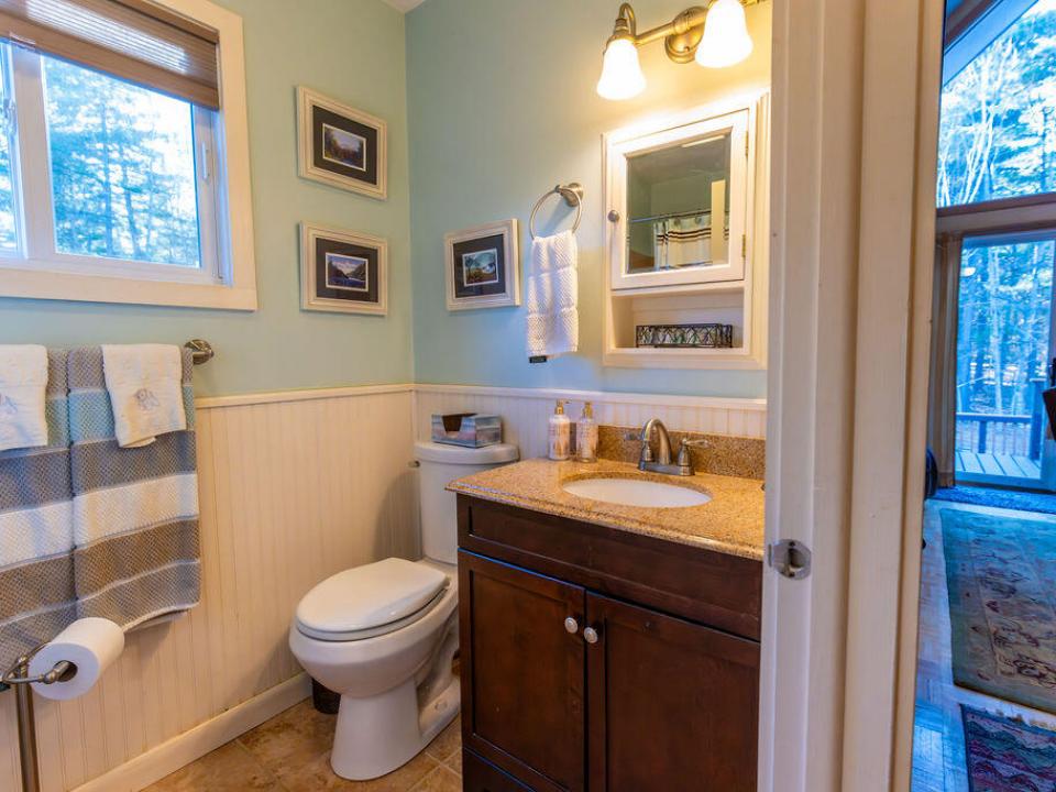 Main Level Bath