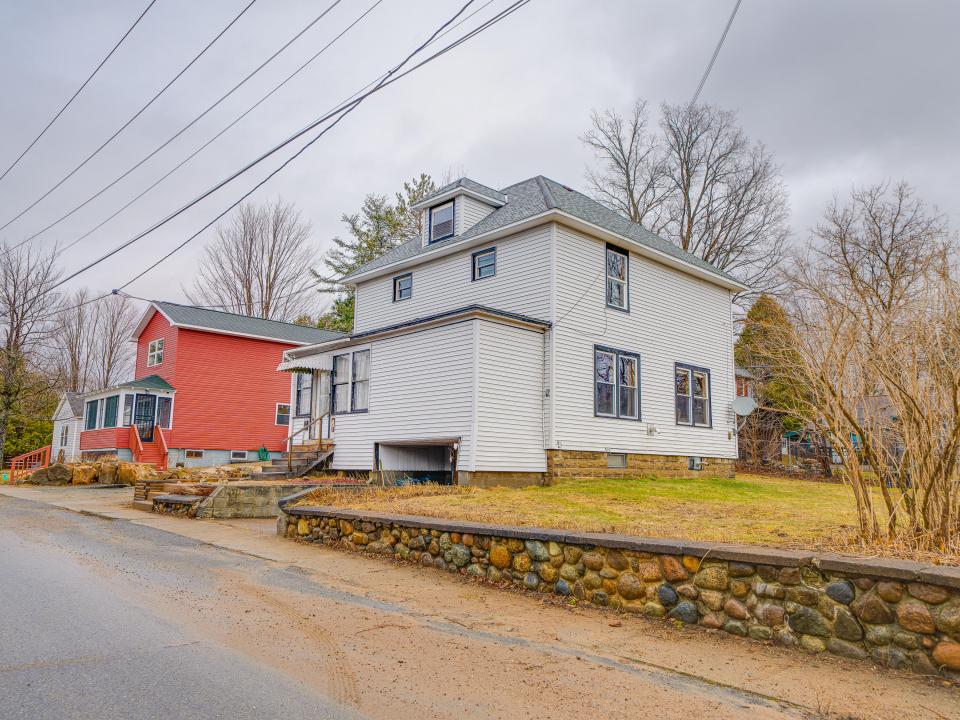 6 McLaughlin Ave-19
