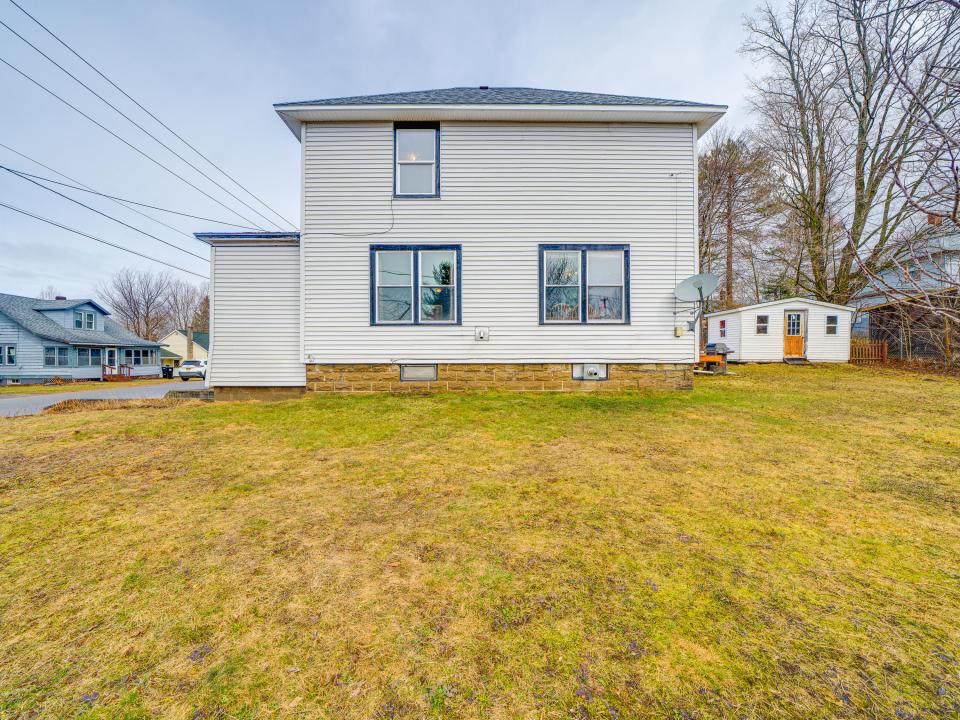6 McLaughlin Ave-25